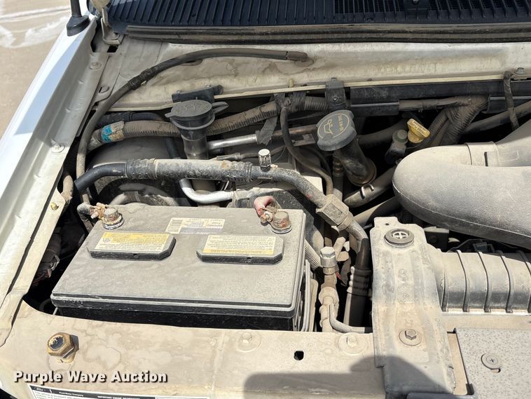 image for item FG2777 2001 Ford E350 van with bucket lift