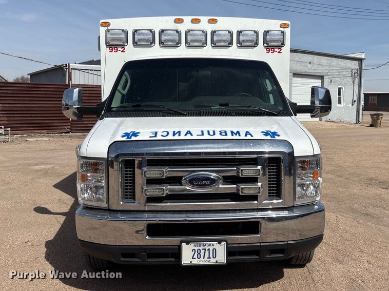 image for item FG2780 2010 Ford E450 ambulance