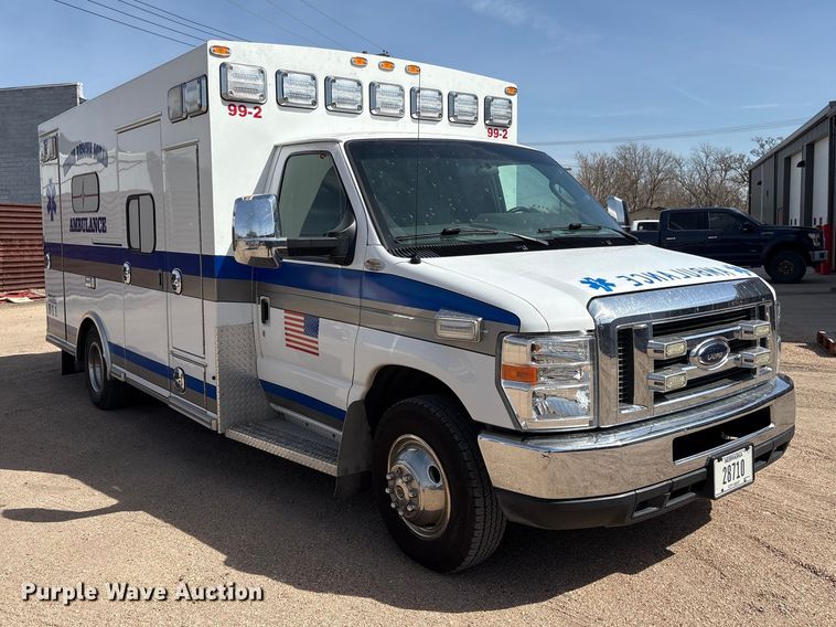 image for item FG2780 2010 Ford E450 ambulance