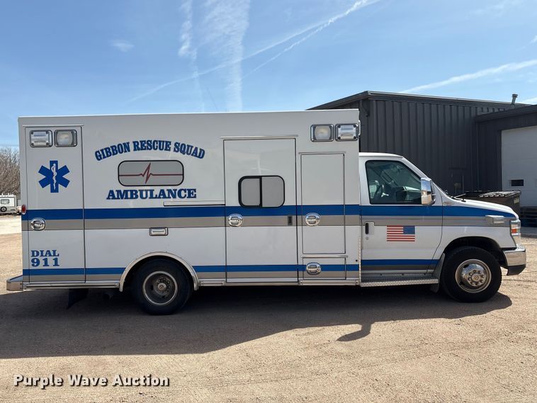 image for item FG2780 2010 Ford E450 ambulance