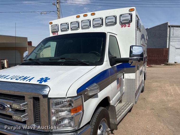 image for item FG2780 2010 Ford E450 ambulance