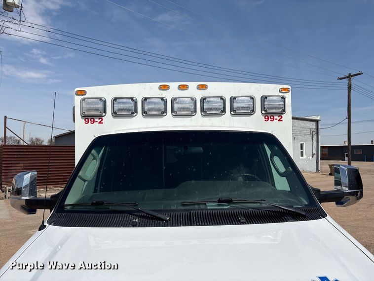 image for item FG2780 2010 Ford E450 ambulance