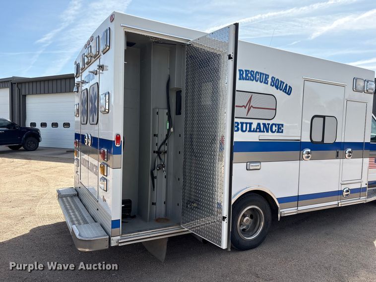 image for item FG2780 2010 Ford E450 ambulance