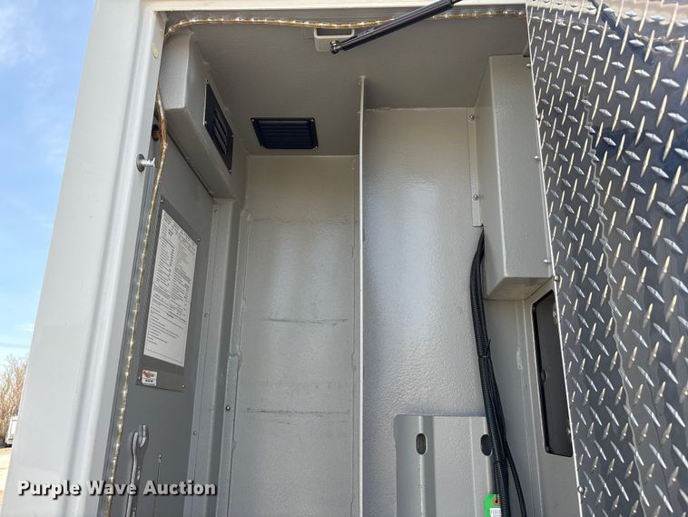 image for item FG2780 2010 Ford E450 ambulance