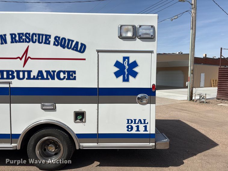 image for item FG2780 2010 Ford E450 ambulance