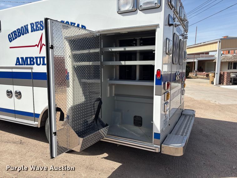 image for item FG2780 2010 Ford E450 ambulance