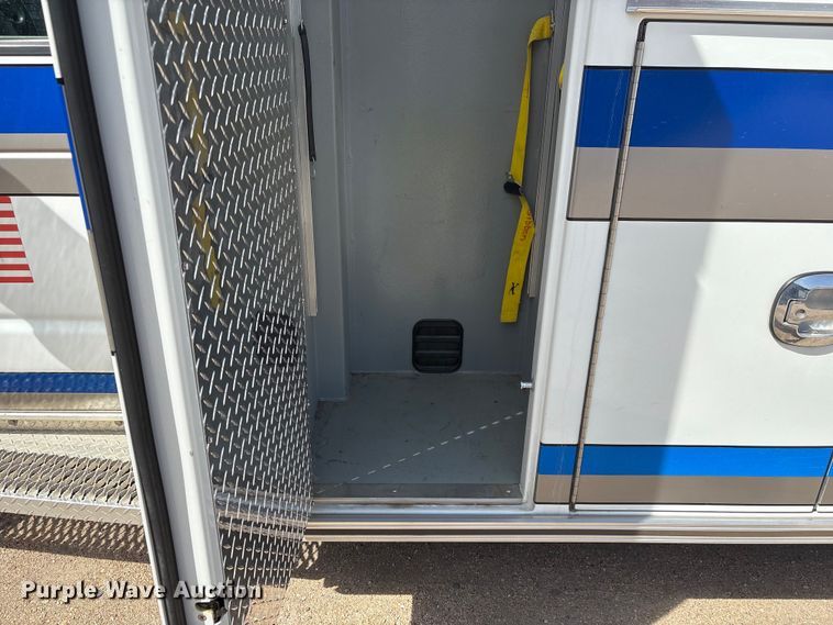 image for item FG2780 2010 Ford E450 ambulance