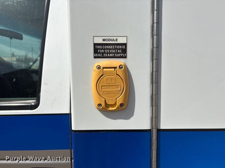 image for item FG2780 2010 Ford E450 ambulance