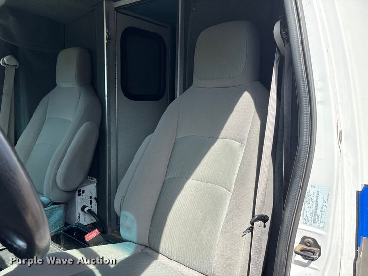 image for item FG2780 2010 Ford E450 ambulance