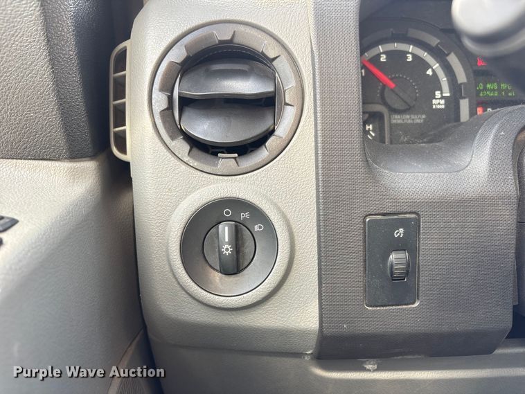 image for item FG2780 2010 Ford E450 ambulance