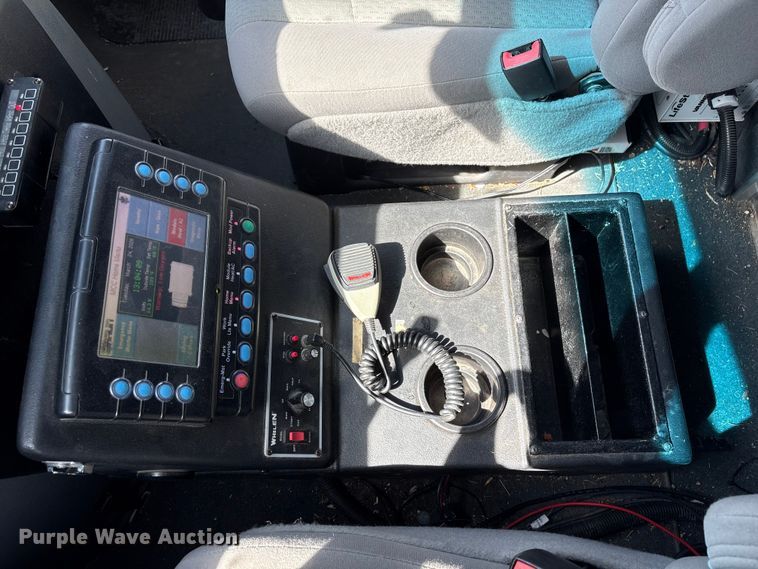 image for item FG2780 2010 Ford E450 ambulance