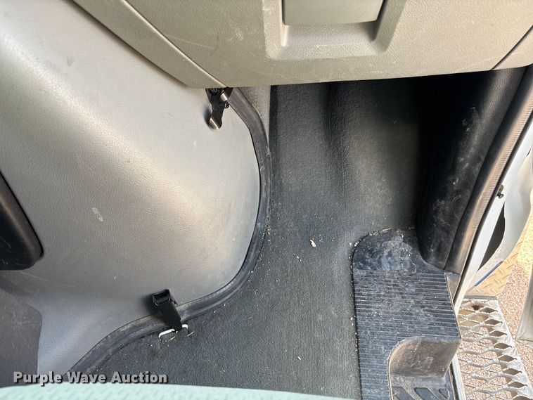 image for item FG2780 2010 Ford E450 ambulance