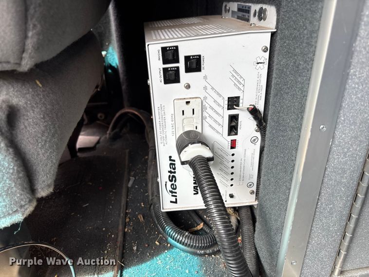 image for item FG2780 2010 Ford E450 ambulance