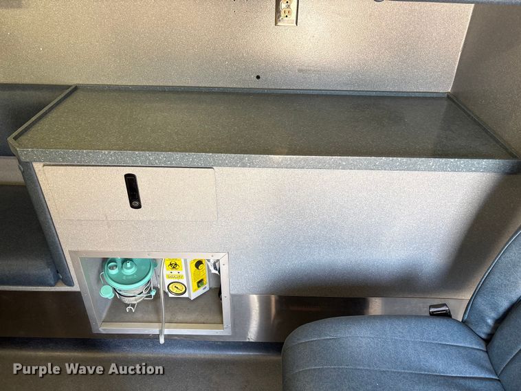 image for item FG2780 2010 Ford E450 ambulance