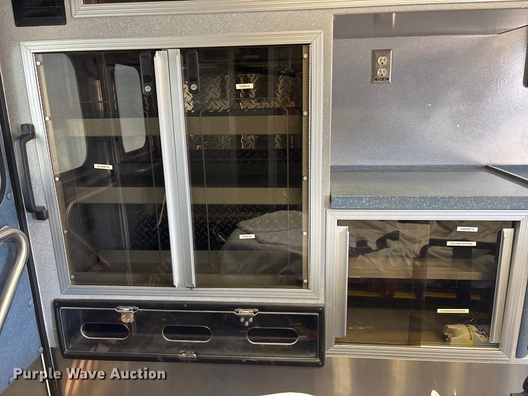 image for item FG2780 2010 Ford E450 ambulance