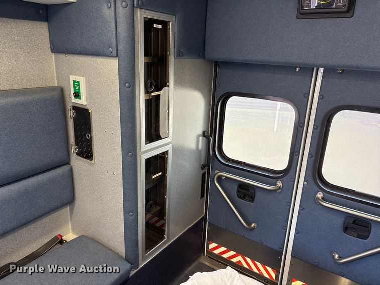 image for item FG2780 2010 Ford E450 ambulance