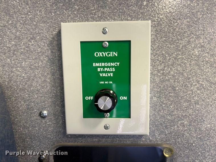 image for item FG2780 2010 Ford E450 ambulance