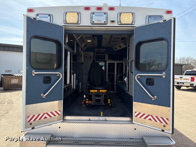 image for item FG2780 2010 Ford E450 ambulance