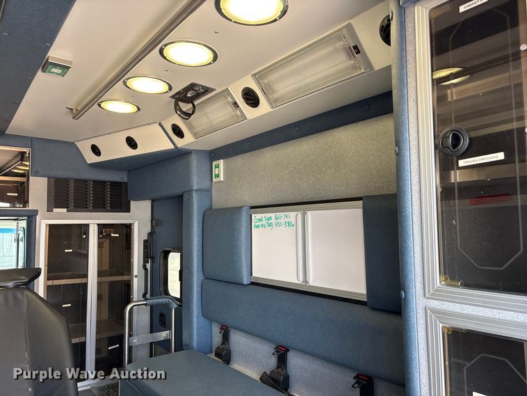 image for item FG2780 2010 Ford E450 ambulance