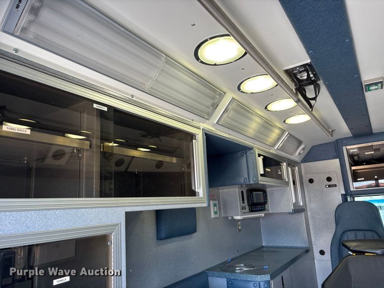 image for item FG2780 2010 Ford E450 ambulance