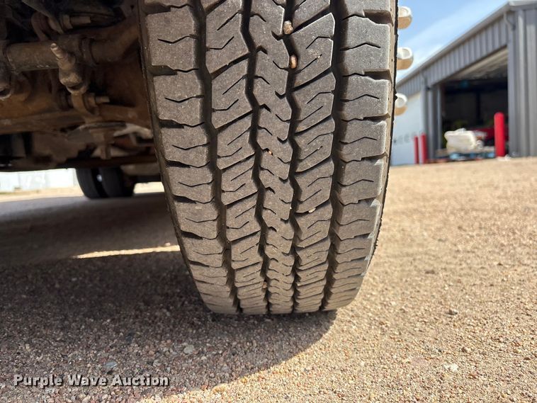 image for item FG2780 2010 Ford E450 ambulance