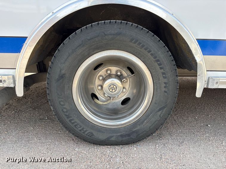 image for item FG2780 2010 Ford E450 ambulance