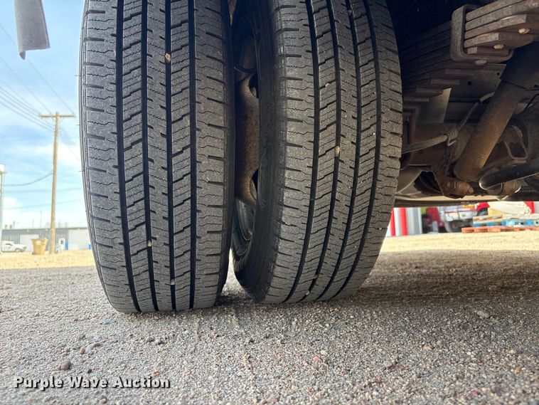 image for item FG2780 2010 Ford E450 ambulance