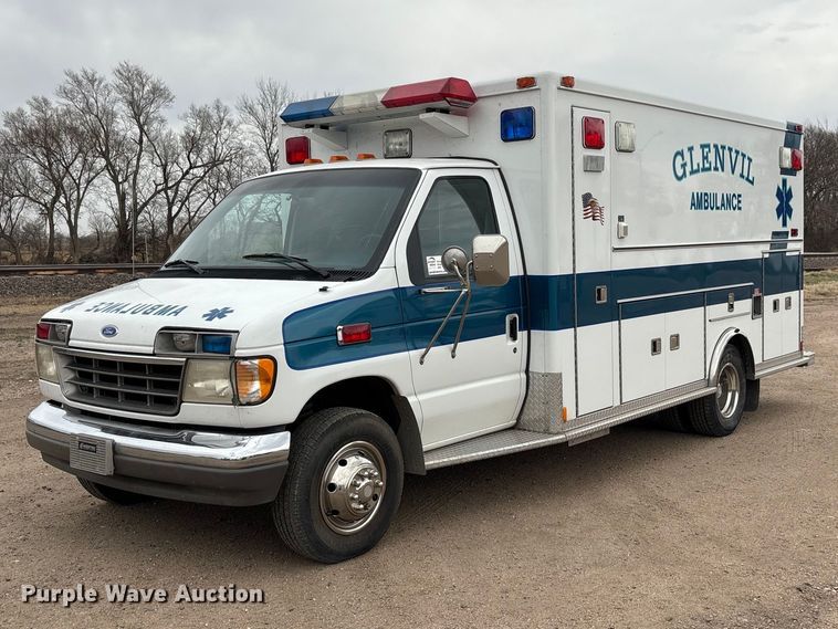 image for item FG2815 1994 Ford E350 ambulance