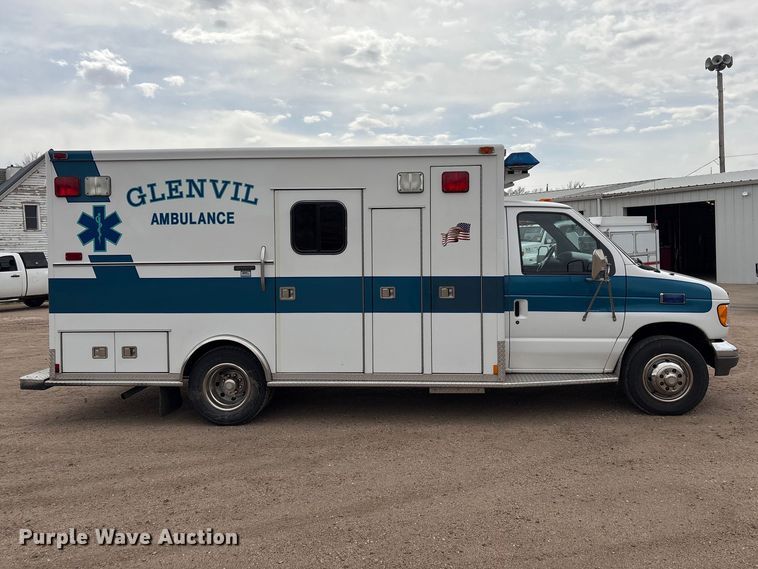 image for item FG2815 1994 Ford E350 ambulance