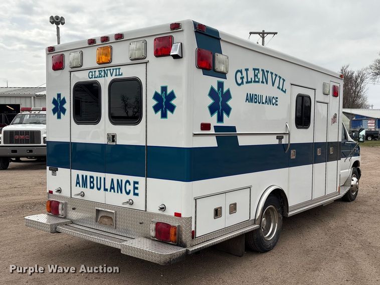 image for item FG2815 1994 Ford E350 ambulance