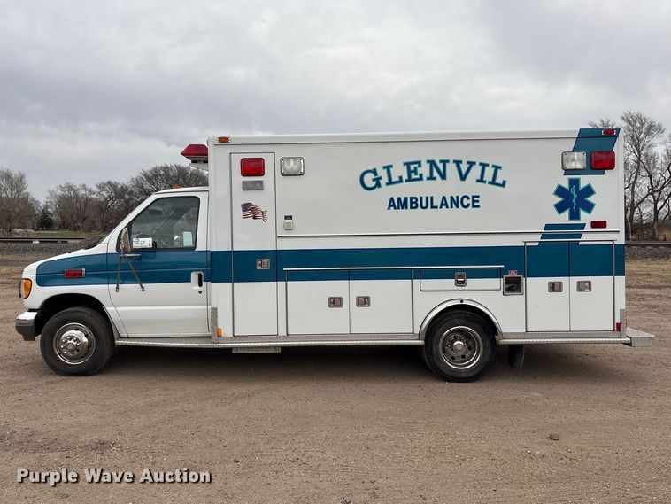 image for item FG2815 1994 Ford E350 ambulance