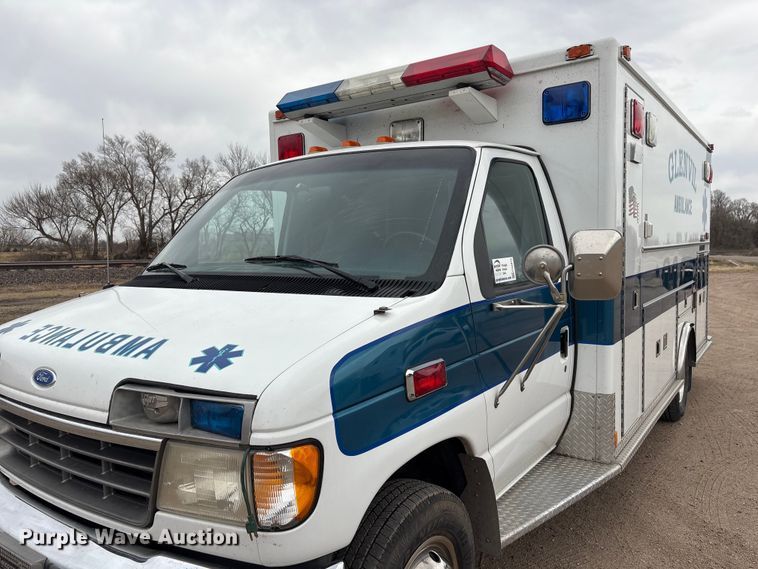 image for item FG2815 1994 Ford E350 ambulance