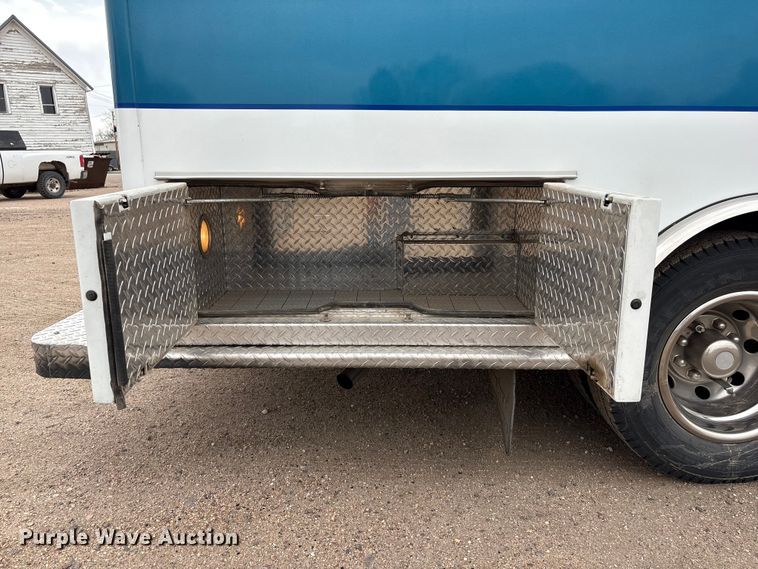 image for item FG2815 1994 Ford E350 ambulance