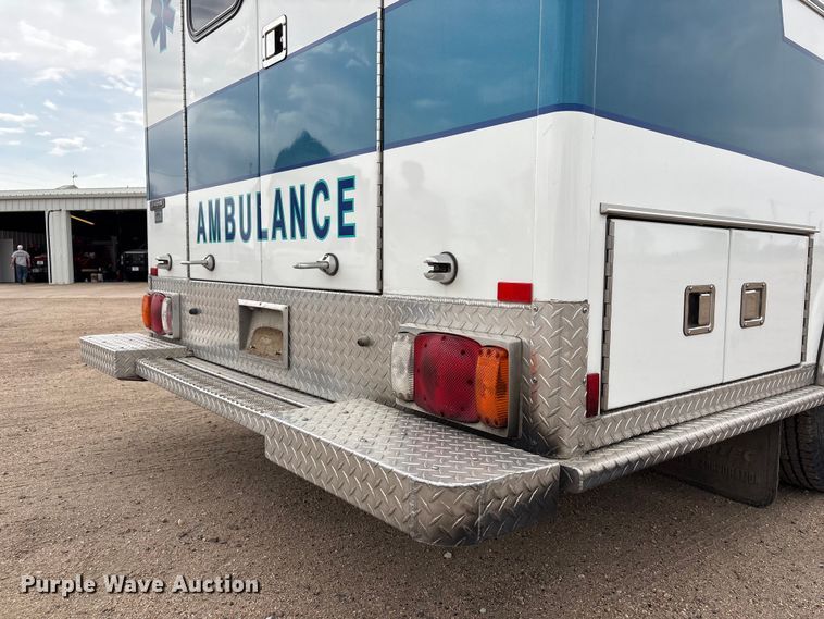 image for item FG2815 1994 Ford E350 ambulance