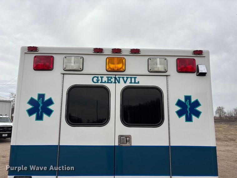 image for item FG2815 1994 Ford E350 ambulance