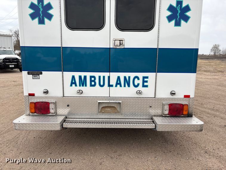 image for item FG2815 1994 Ford E350 ambulance