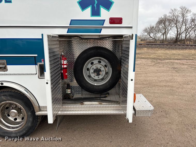 image for item FG2815 1994 Ford E350 ambulance