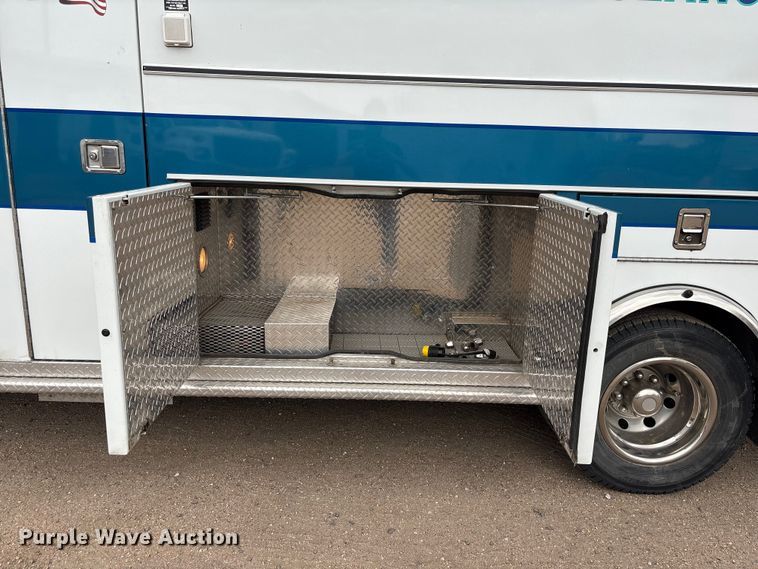 image for item FG2815 1994 Ford E350 ambulance