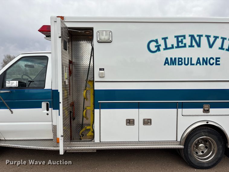 image for item FG2815 1994 Ford E350 ambulance