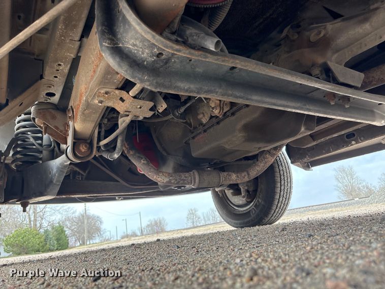 image for item FG2815 1994 Ford E350 ambulance