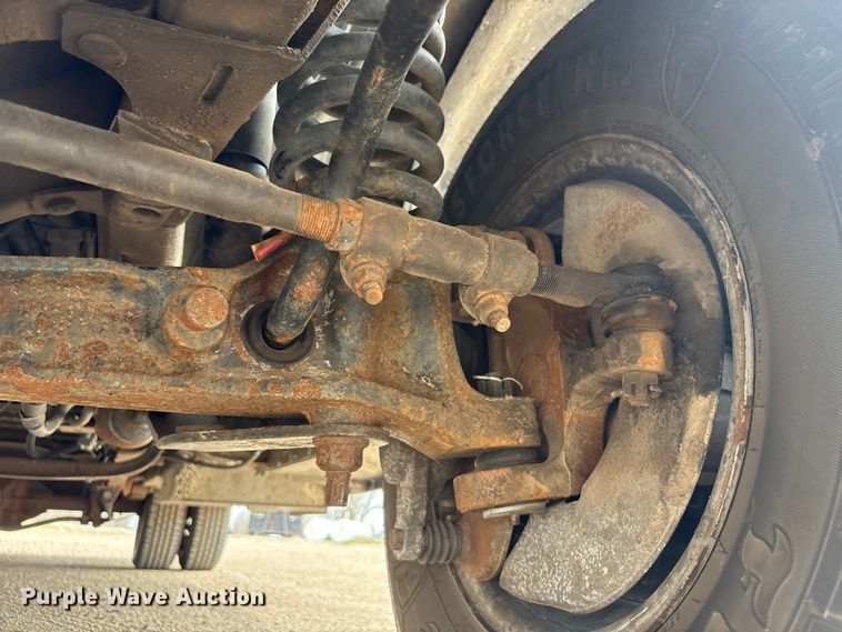 image for item FG2815 1994 Ford E350 ambulance