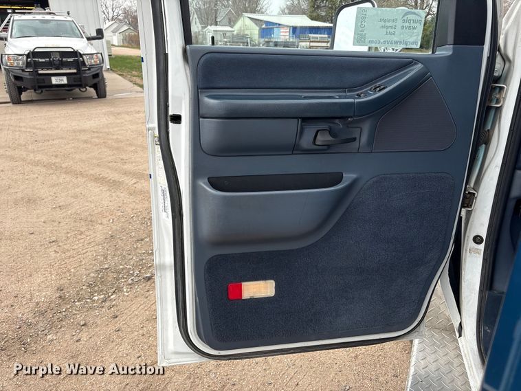 image for item FG2815 1994 Ford E350 ambulance