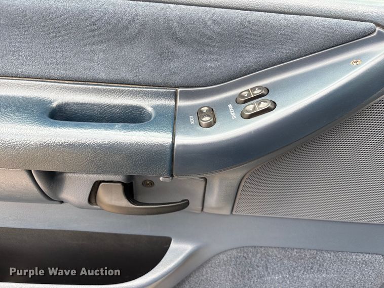 image for item FG2815 1994 Ford E350 ambulance