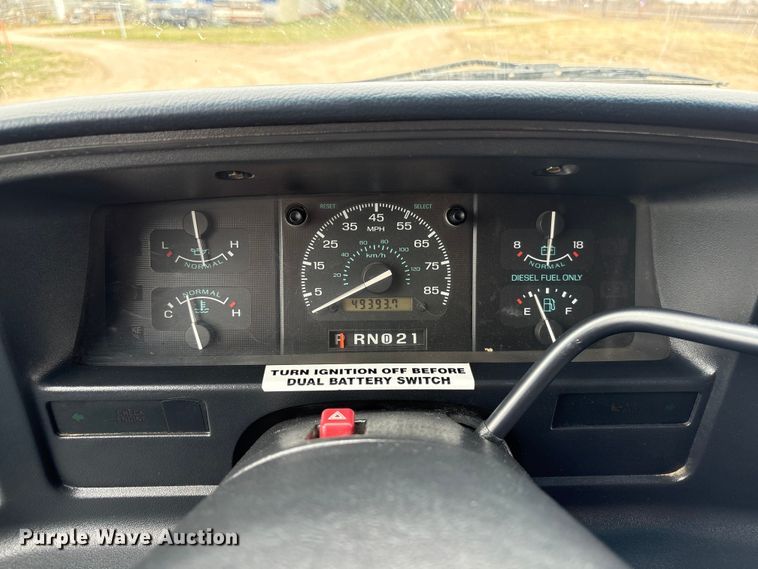 image for item FG2815 1994 Ford E350 ambulance