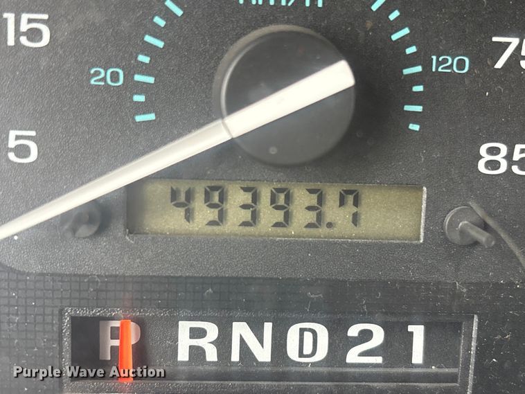 image for item FG2815 1994 Ford E350 ambulance