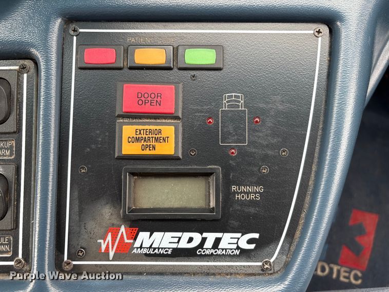 image for item FG2815 1994 Ford E350 ambulance