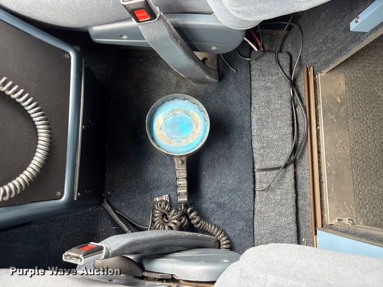 image for item FG2815 1994 Ford E350 ambulance