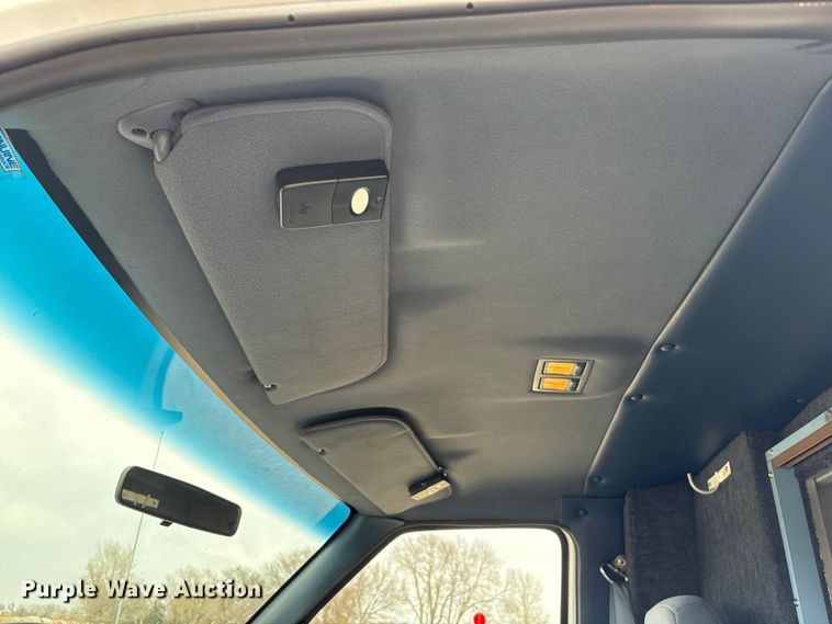 image for item FG2815 1994 Ford E350 ambulance