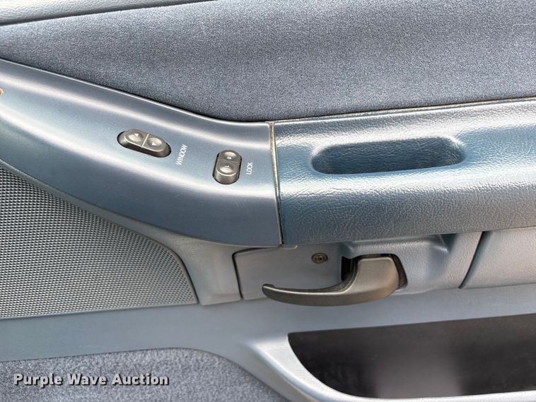 image for item FG2815 1994 Ford E350 ambulance