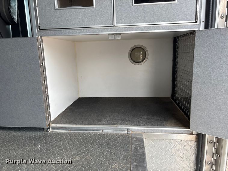 image for item FG2815 1994 Ford E350 ambulance